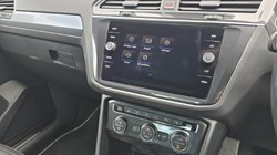 2018 (68) VOLKSWAGEN TIGUAN 2.0 TDi 150 4Motion R-Line 5dr DSG 4954530