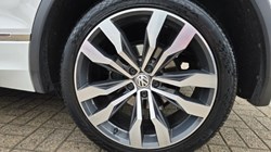 2018 (68) VOLKSWAGEN TIGUAN 2.0 TDi 150 4Motion R-Line 5dr DSG 4954497