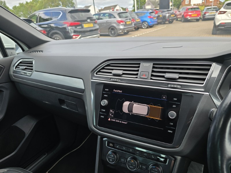 2018 (68) VOLKSWAGEN TIGUAN 2.0 TDi 150 4Motion R-Line 5dr DSG 4954538