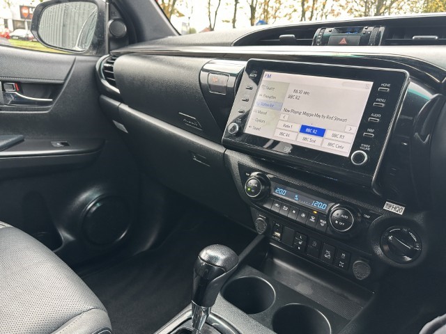 2022 (22) TOYOTA COMMERCIAL HILUX Invincible X D/Cab Pick Up 2.8 D-4D Auto 4724708