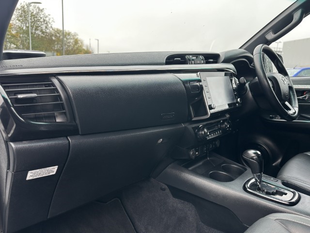 2022 (22) TOYOTA COMMERCIAL HILUX Invincible X D/Cab Pick Up 2.8 D-4D Auto 4724698