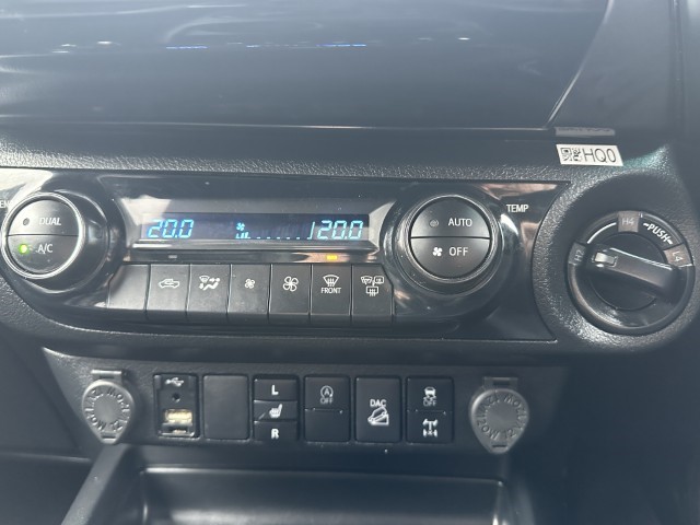 2022 (22) TOYOTA COMMERCIAL HILUX Invincible X D/Cab Pick Up 2.8 D-4D Auto 4724705