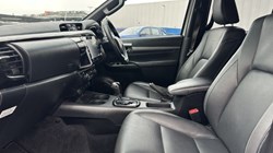 2022 (22) TOYOTA COMMERCIAL HILUX Invincible X D/Cab Pick Up 2.8 D-4D Auto 4724695