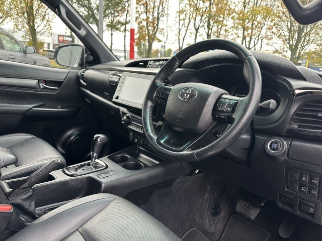 2022 (22) TOYOTA COMMERCIAL HILUX Invincible X D/Cab Pick Up 2.8 D-4D Auto 4724699