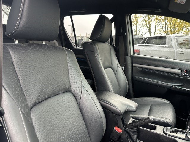 2022 (22) TOYOTA COMMERCIAL HILUX Invincible X D/Cab Pick Up 2.8 D-4D Auto 4724701