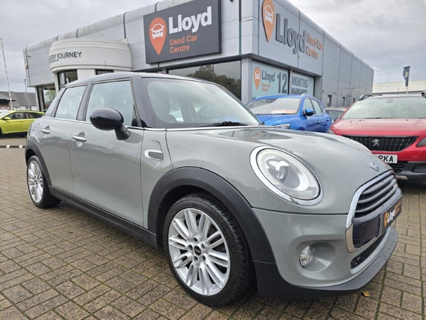2017 (17) MINI HATCHBACK 1.5 Cooper D 5dr