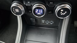 2022 (72) RENAULT CAPTUR 1.0 TCE 90 Techno 5dr 4677745