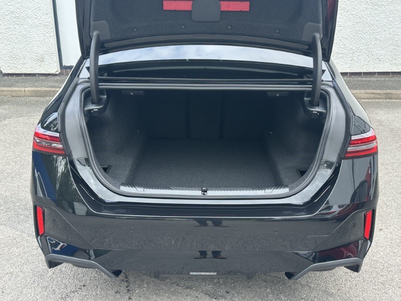  BMW 5 SERIES 520i M Sport Pro 4dr Auto 3554976