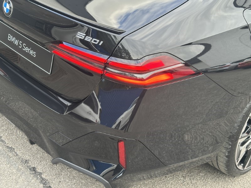  BMW 5 SERIES 520i M Sport Pro 4dr Auto 3554987