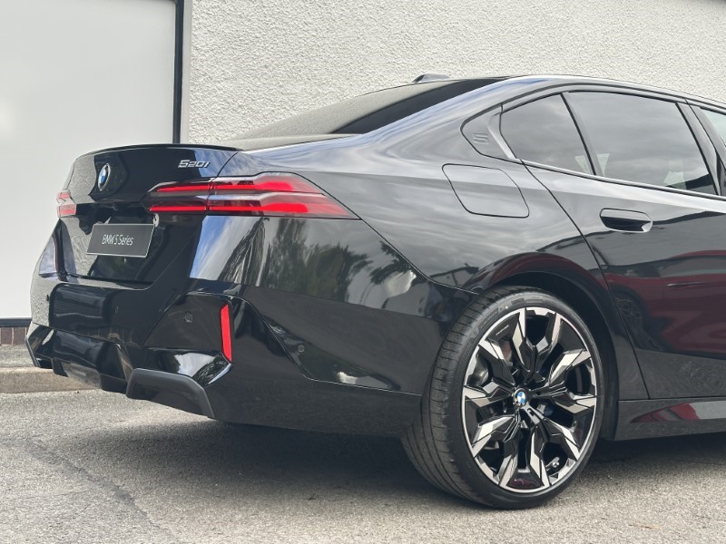  BMW 5 SERIES 520i M Sport Pro 4dr Auto 3554985