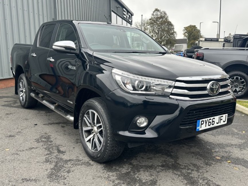 2017 (66) TOYOTA COMMERCIAL HILUX Invincible D/Cab Pick Up 2.4 D-4D