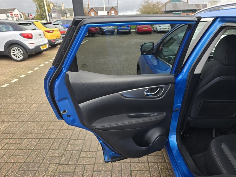 2018 (18) NISSAN QASHQAI 1.2 DiG-T N-Connecta 5dr Xtronic 4747914