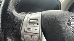 2020 (70) NISSAN COMMERCIAL NAVARA Double Cab Pick Up Tekna 2.3dCi 190 TT 4WD 4752105