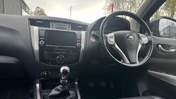 2020 (70) NISSAN COMMERCIAL NAVARA Double Cab Pick Up Tekna 2.3dCi 190 TT 4WD 4752092