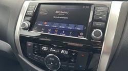 2020 (70) NISSAN COMMERCIAL NAVARA Double Cab Pick Up Tekna 2.3dCi 190 TT 4WD 4752106