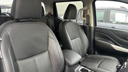 2020 (70) NISSAN COMMERCIAL NAVARA Double Cab Pick Up Tekna 2.3dCi 190 TT 4WD 4752098