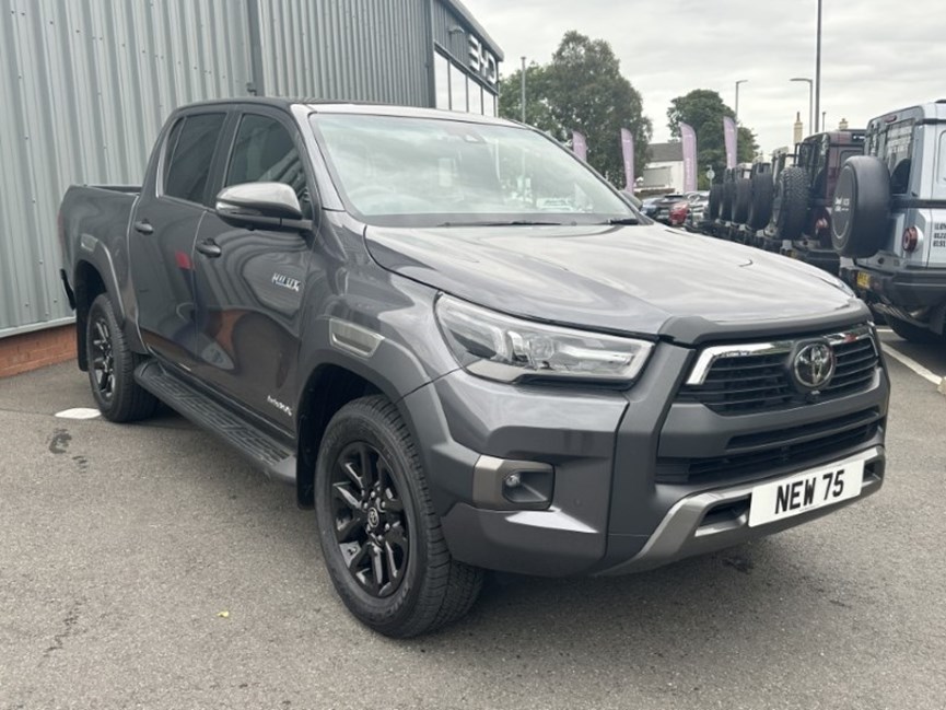 2025 (75) TOYOTA COMMERCIAL HILUX Invincible X D/Cab Pick Up 2.8 Hybrid 48V Auto