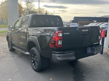 2025 (75) TOYOTA COMMERCIAL HILUX Invincible X D/Cab Pick Up 2.8 Hybrid 48V Auto