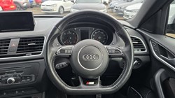2018 (18) AUDI Q3 2.0 TDI Black Edition 5dr 4806652