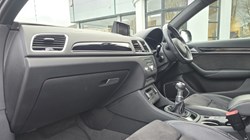 2018 (18) AUDI Q3 2.0 TDI Black Edition 5dr 4806657