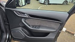 2018 (18) AUDI Q3 2.0 TDI Black Edition 5dr 4806660