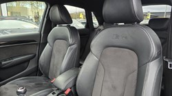 2018 (18) AUDI Q3 2.0 TDI Black Edition 5dr 4806658