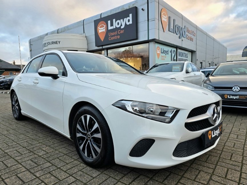 2021 (21) MERCEDES-BENZ A CLASS A180 SE 5dr