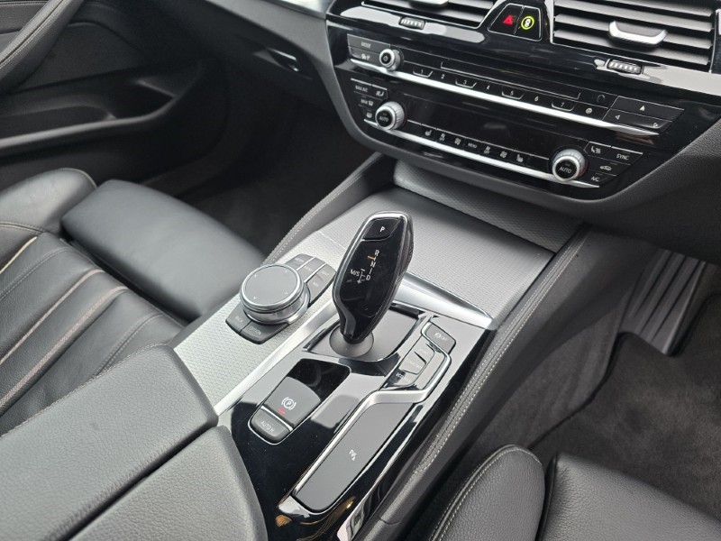 2018 (68) BMW 5 SERIES 520d M Sport 5dr Auto 4815426