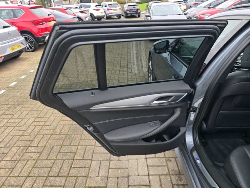 2018 (68) BMW 5 SERIES 520d M Sport 5dr Auto 4815413