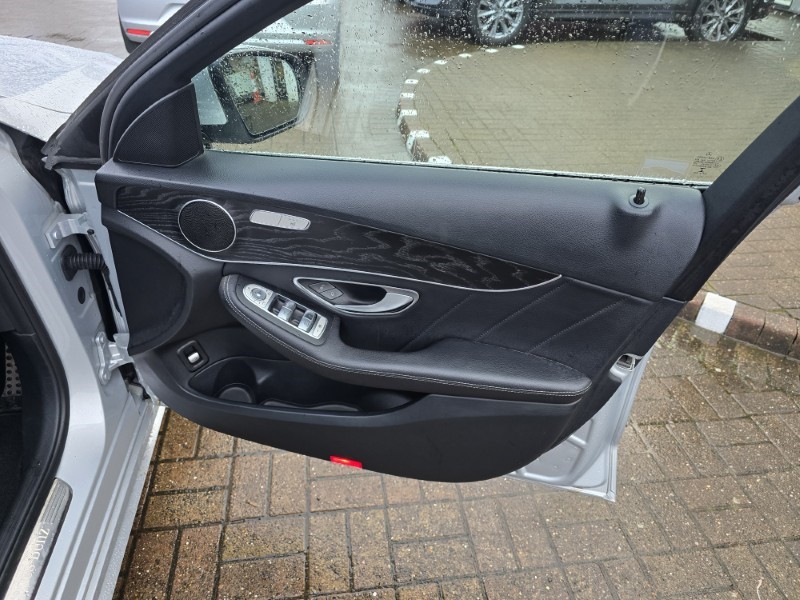 2019 (69) MERCEDES-BENZ C CLASS C300d AMG Line Premium 4dr 9G-Tronic 4829195