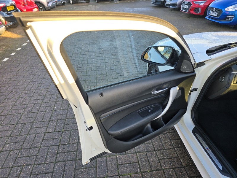 2019 (19) BMW 1 SERIES 118i [1.5] M Sport Shadow Ed 5dr Step Auto 4832094