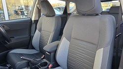 2017 (67) TOYOTA AURIS 1.8 Hybrid Business Edition TSS 5dr CVT 4850577