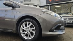 2017 (67) TOYOTA AURIS 1.8 Hybrid Business Edition TSS 5dr CVT 4850551
