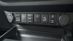 2020 (70) TOYOTA COMMERCIAL HILUX Invincible X D/Cab Pick Up 2.8 D-4D Auto 4902181