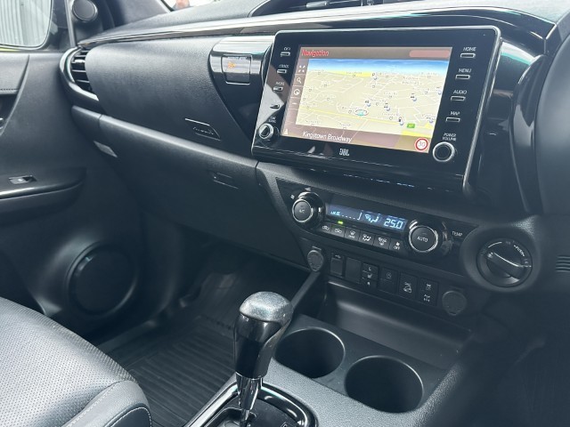 2020 (70) TOYOTA COMMERCIAL HILUX Invincible X D/Cab Pick Up 2.8 D-4D Auto 4902182