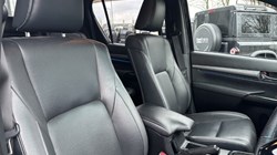 2020 (70) TOYOTA COMMERCIAL HILUX Invincible X D/Cab Pick Up 2.8 D-4D Auto 4902173