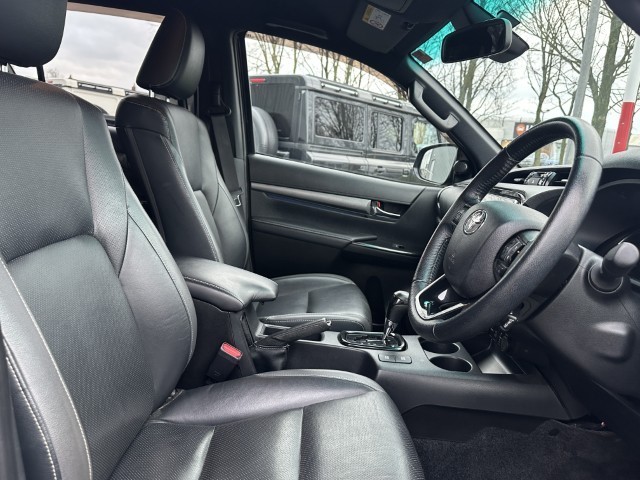 2020 (70) TOYOTA COMMERCIAL HILUX Invincible X D/Cab Pick Up 2.8 D-4D Auto 4902172