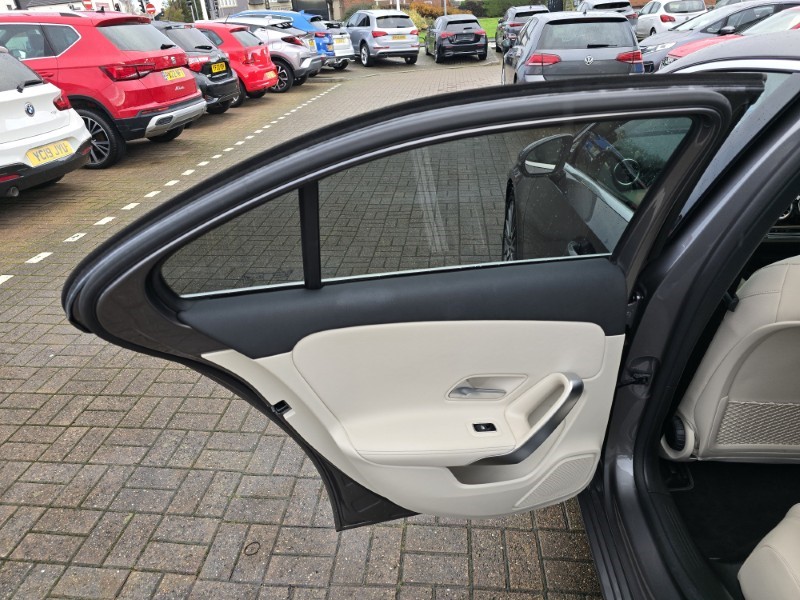 2022 (71) MERCEDES-BENZ A CLASS A200 Sport Executive Edition 4dr Auto 4838927