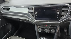 2018 (68) VOLKSWAGEN T-ROC 1.5 TSI EVO SEL 5dr 4848377