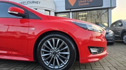 2018 (18) FORD FOCUS 1.0 EcoBoost 140 ST-Line Navigation 5dr 4852551