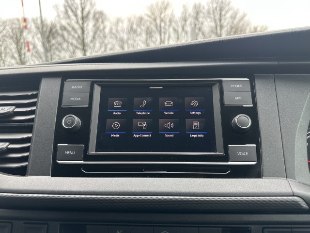 2024 (73) VOLKSWAGEN COMMERCIAL TRANSPORTER 2.0 TDI 110 Startline Van 4904586