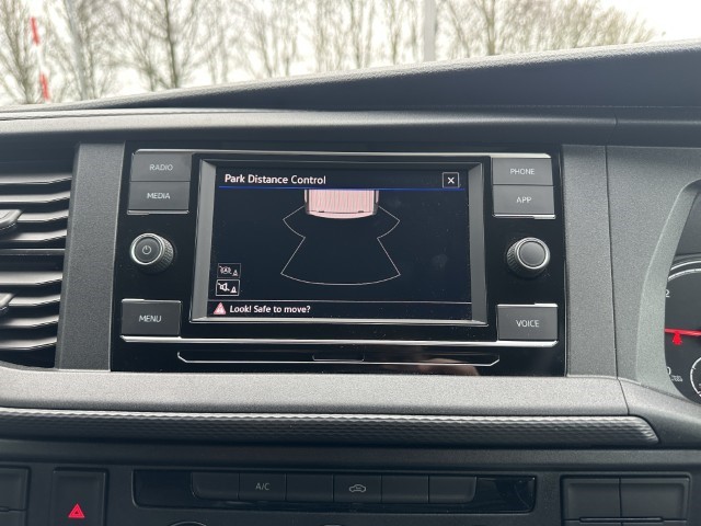 2024 (73) VOLKSWAGEN COMMERCIAL TRANSPORTER 2.0 TDI 110 Startline Van 4904580