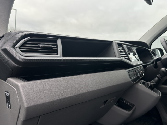 2024 (73) VOLKSWAGEN COMMERCIAL TRANSPORTER 2.0 TDI 110 Startline Van 4904577