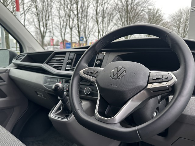 2024 (73) VOLKSWAGEN COMMERCIAL TRANSPORTER 2.0 TDI 110 Startline Van 4904573