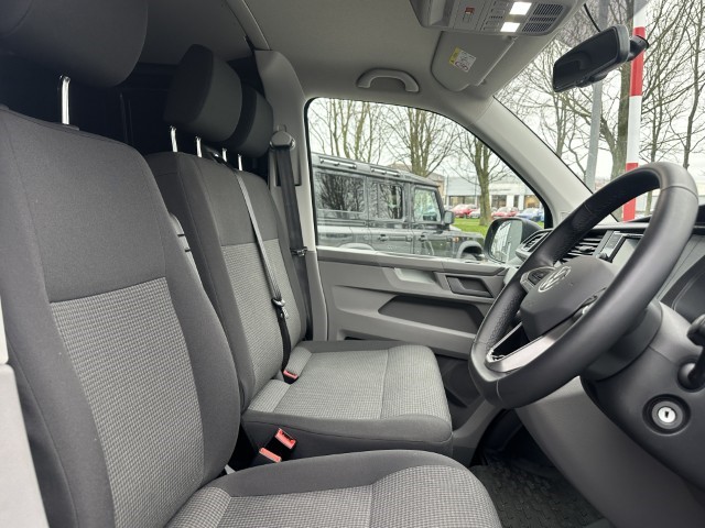 2024 (73) VOLKSWAGEN COMMERCIAL TRANSPORTER 2.0 TDI 110 Startline Van 4904571