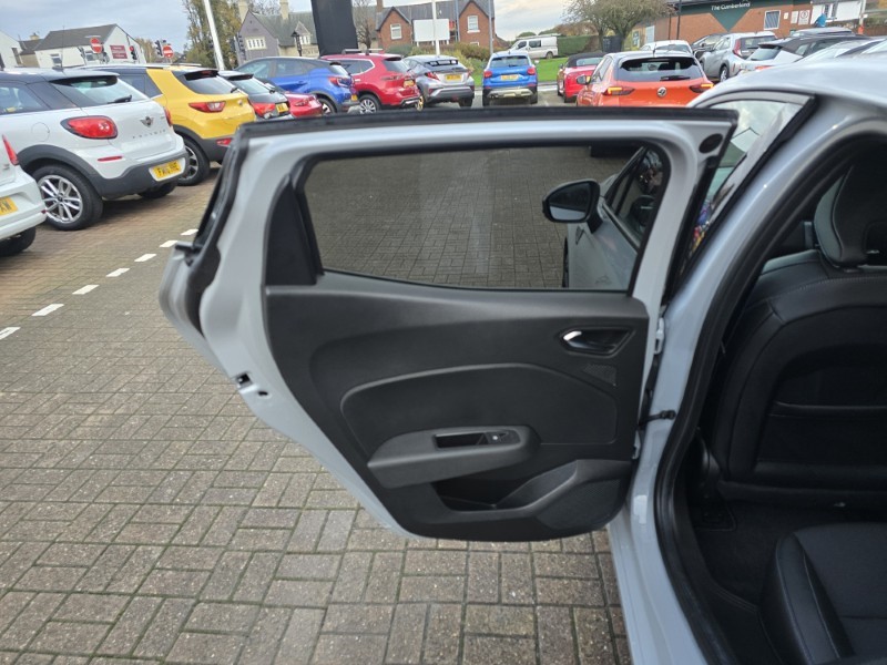 2023 (73) RENAULT CLIO 1.6 E-TECH full hybrid 145 Esprit Alpine 5dr Auto 4889285