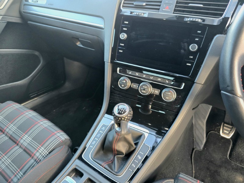 2017 (67) VOLKSWAGEN GOLF 2.0 TSI 245 GTI Performance 3dr 4908426