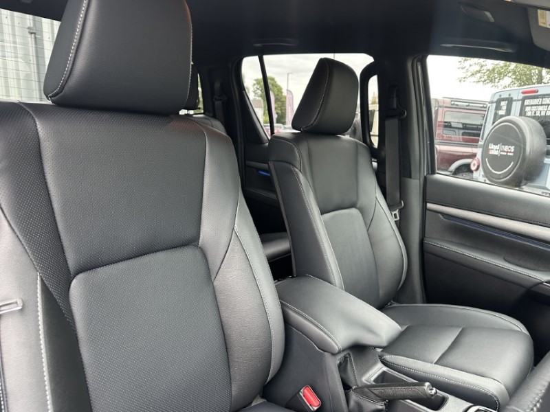 2026 (75) TOYOTA COMMERCIAL HILUX Invincible X D/Cab Pick Up 2.8 Hybrid 48V Auto 4897622