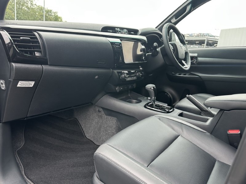 2026 (75) TOYOTA COMMERCIAL HILUX Invincible X D/Cab Pick Up 2.8 Hybrid 48V Auto 4897618