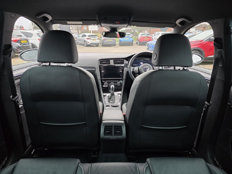 2019 (19) VOLKSWAGEN GOLF 2.0 TSI 300 R 5dr 4MOTION DSG 4906196